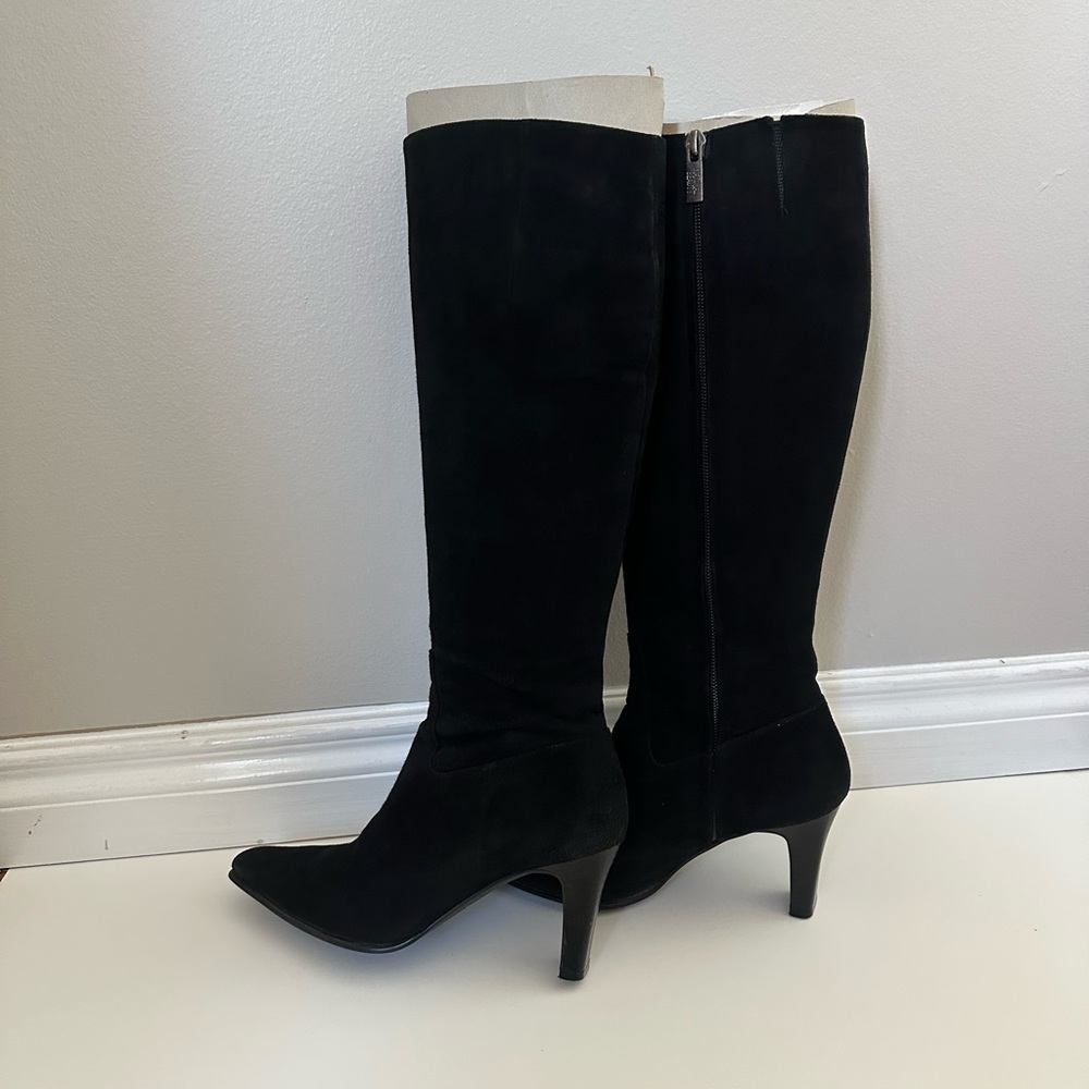 High heel suede boots